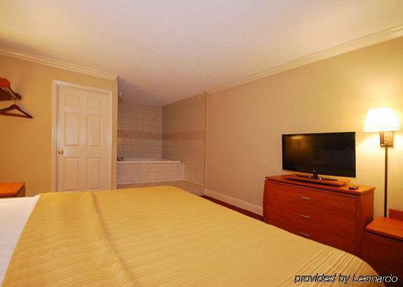 Greenville Inn & Suites Pokój zdjęcie